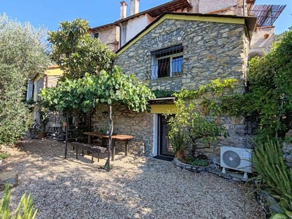 casa indipendente in vendita a Villa Faraldi in zona Riva Faraldi