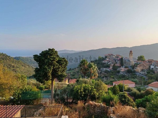 casa indipendente in vendita a Villa Faraldi