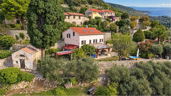 casa indipendente in vendita a Villa Faraldi in zona Tovetto