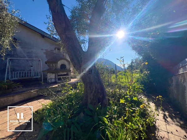 appartamento in vendita a Montalto Carpasio