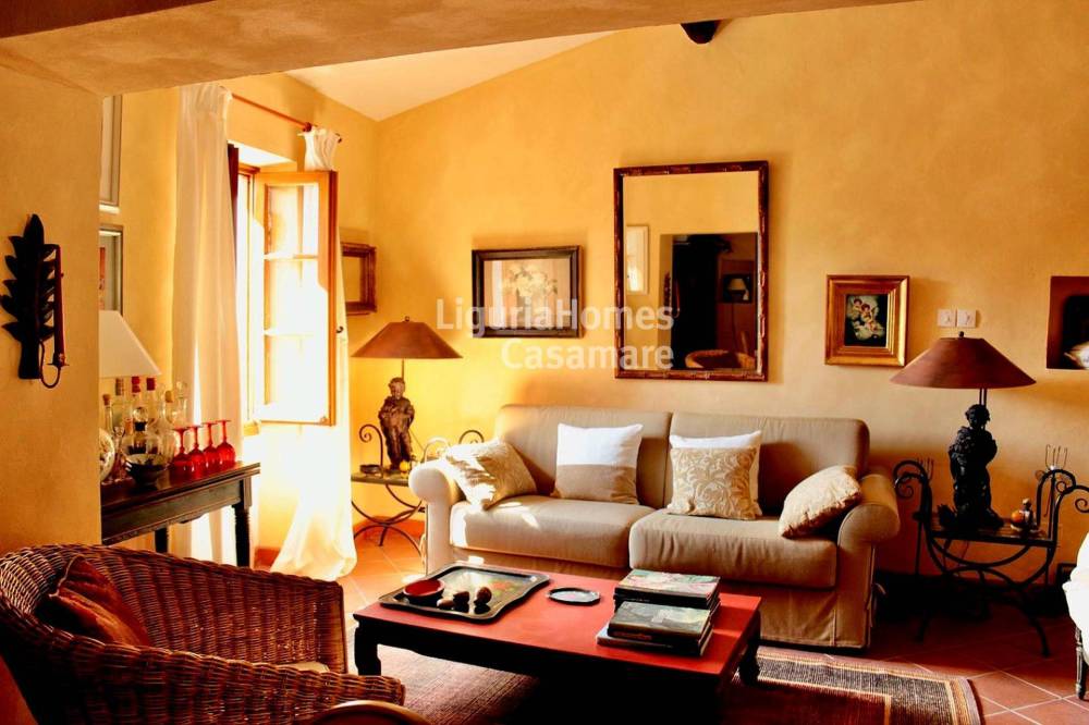 casa indipendente in vendita a Montalto Carpasio