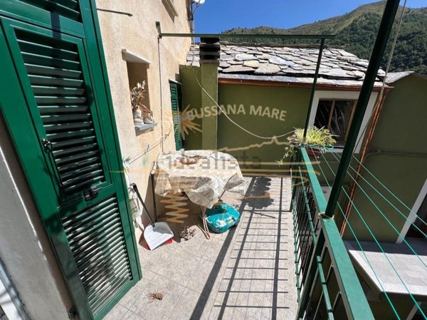 pentavano in vendita a Montalto Carpasio in zona Carpasio