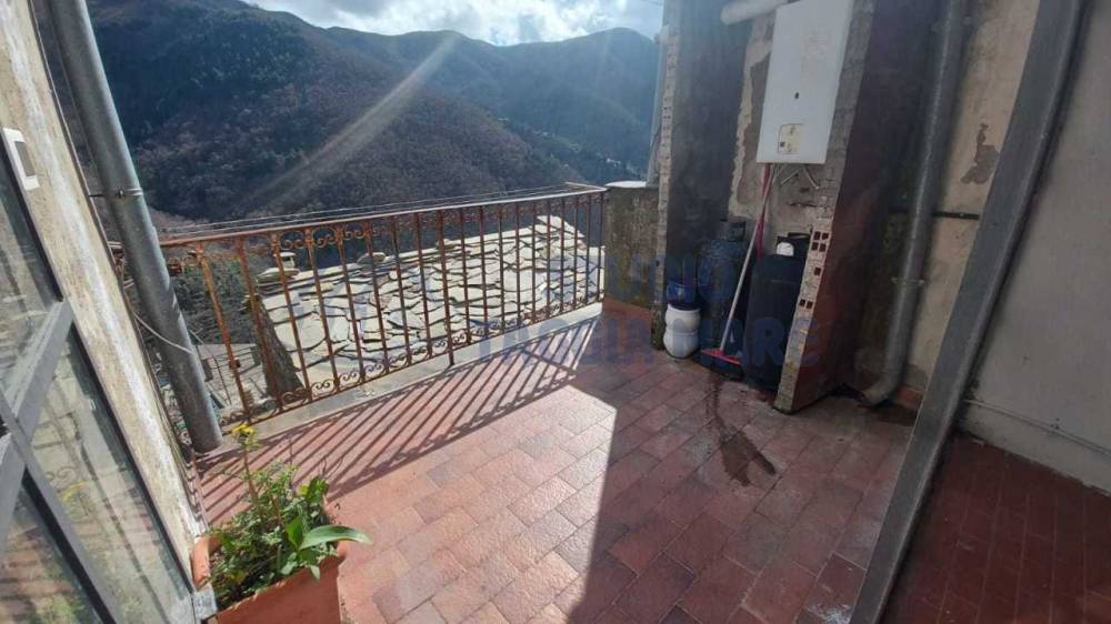 casa indipendente in vendita a Montalto Carpasio in zona Carpasio