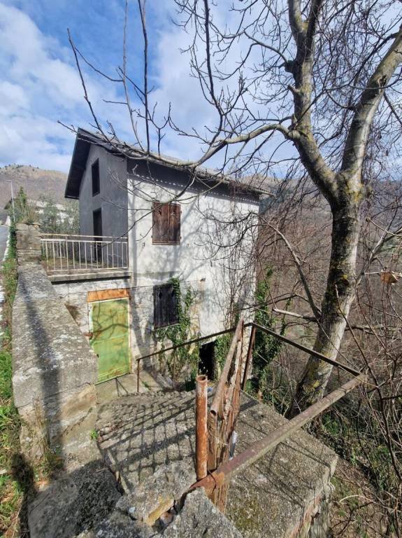 casa indipendente in vendita a Montalto Carpasio in zona Carpasio