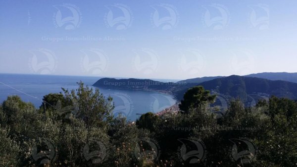 quadrivano in vendita ad Alassio in zona Solva