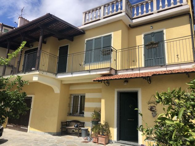 casa indipendente in vendita ad Alassio