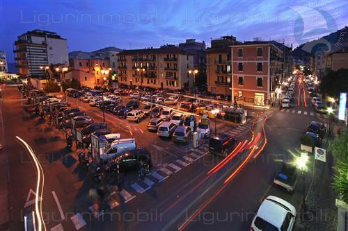negozio in vendita ad Alassio