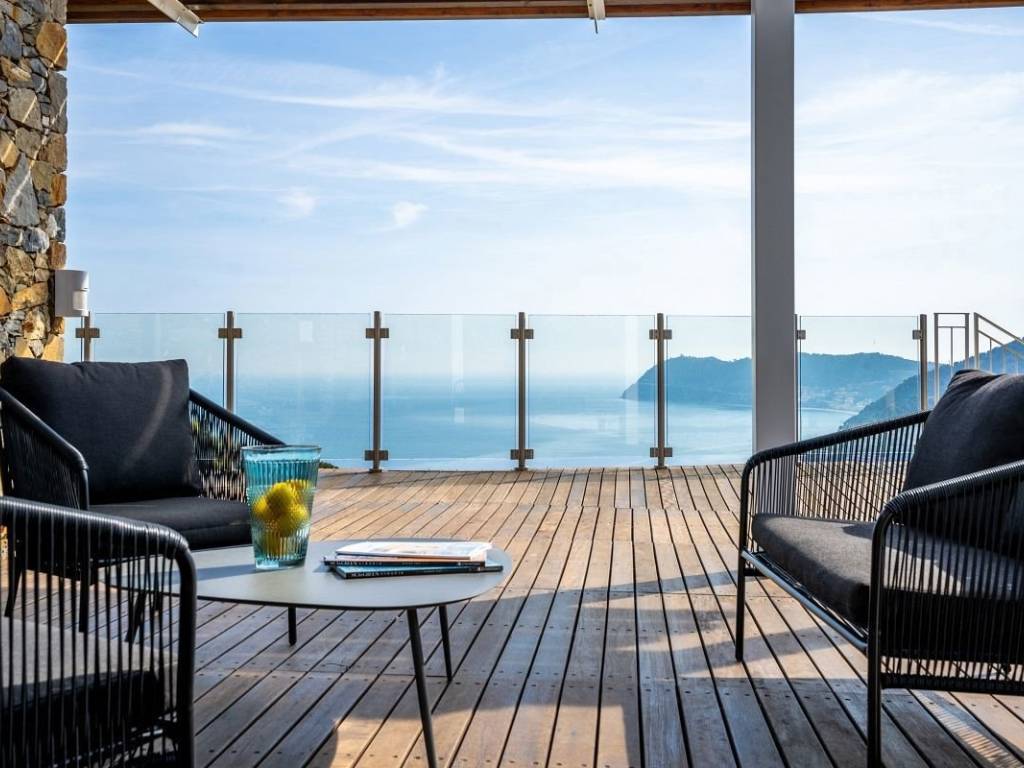 casa indipendente in vendita ad Alassio
