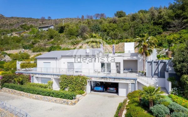 casa indipendente in vendita ad Alassio