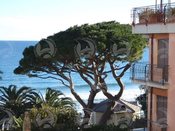 appartamento in vendita ad Alassio