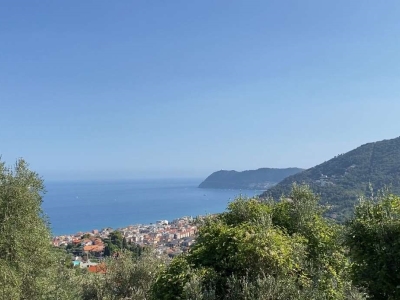 casa indipendente in vendita ad Alassio