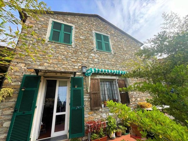 casa indipendente in vendita ad Alassio