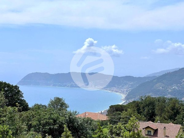 casa indipendente in vendita ad Alassio