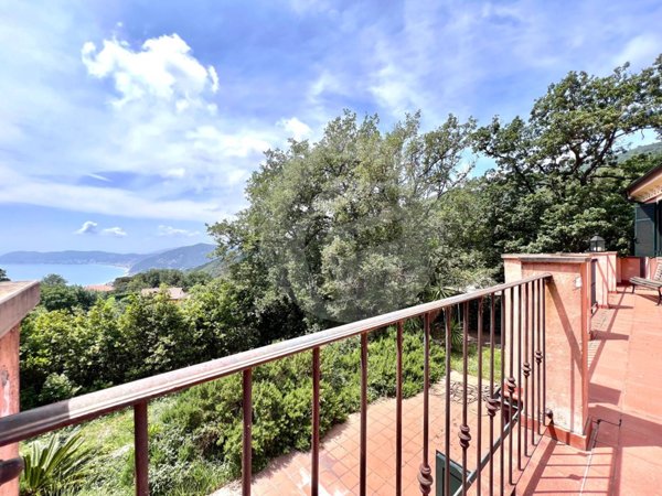 casa indipendente in vendita ad Alassio in zona Solva