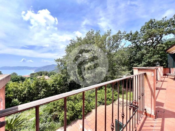 casa indipendente in vendita ad Alassio