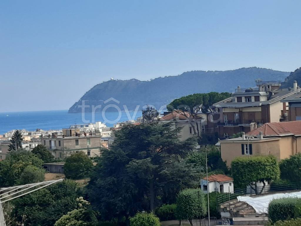 appartamento in vendita ad Alassio