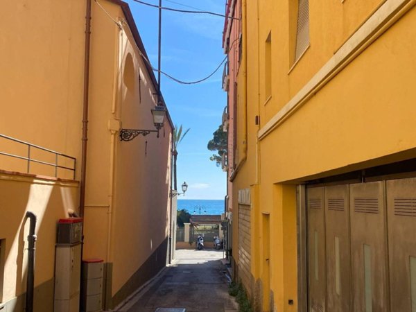 appartamento in vendita ad Alassio