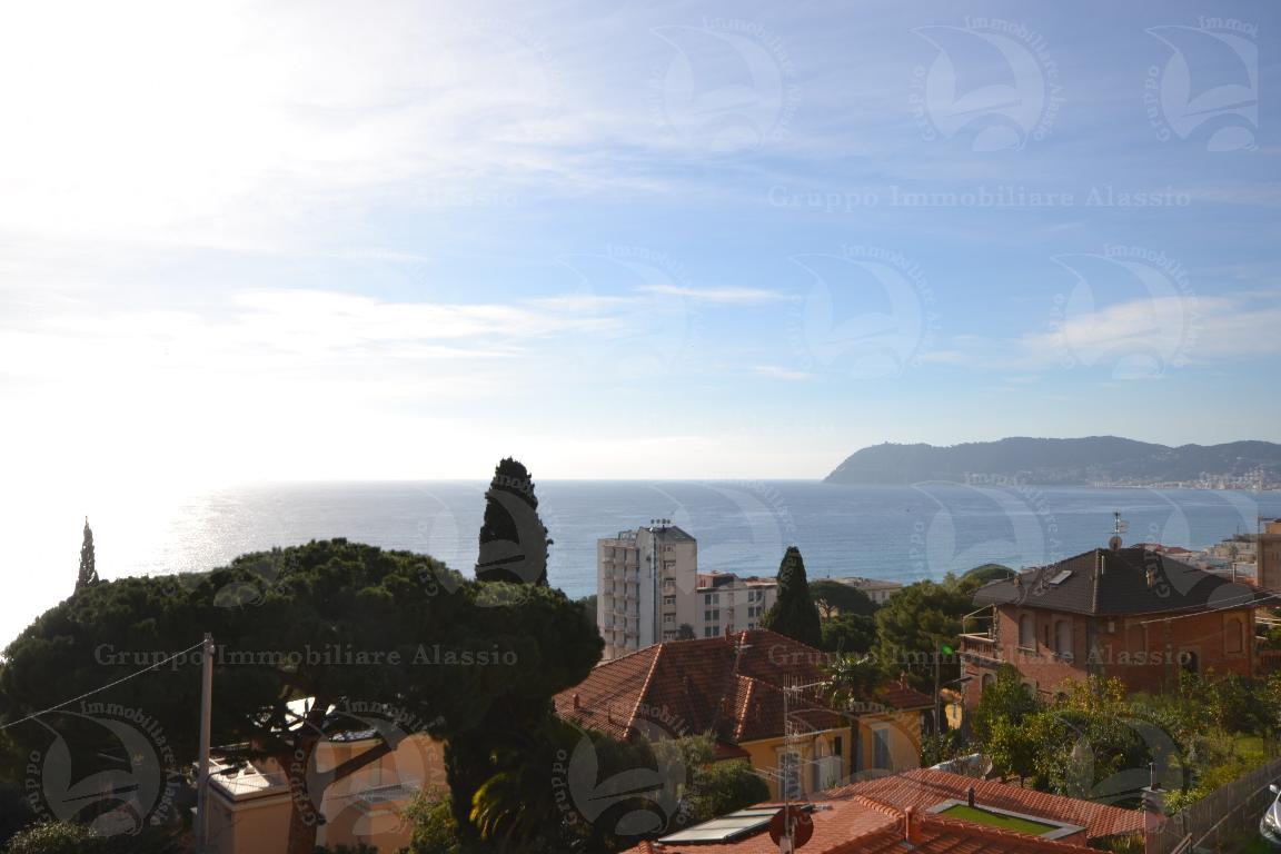 appartamento in vendita ad Alassio