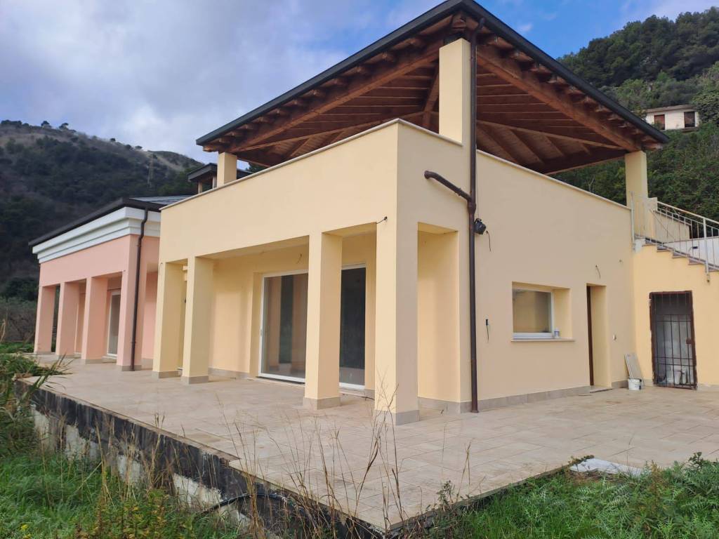 casa indipendente in vendita ad Alassio