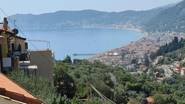 casa indipendente in vendita ad Alassio in zona Solva