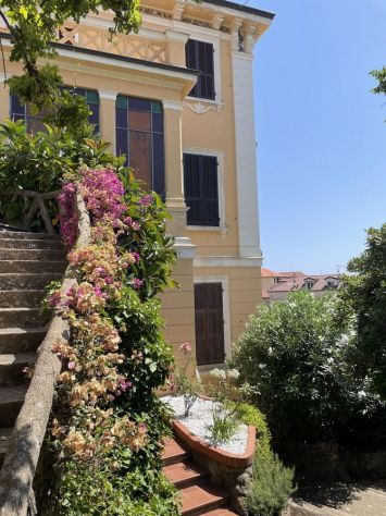 casa indipendente in vendita ad Alassio