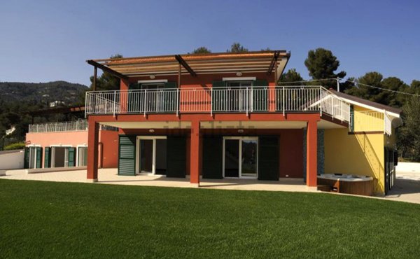 casa indipendente in vendita ad Alassio