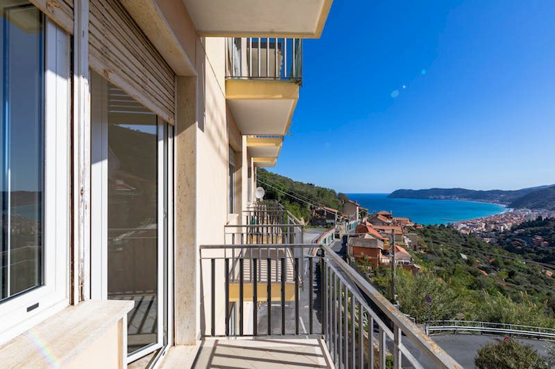 appartamento in vendita ad Alassio in zona Solva