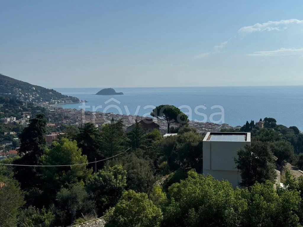 casa indipendente in vendita ad Alassio