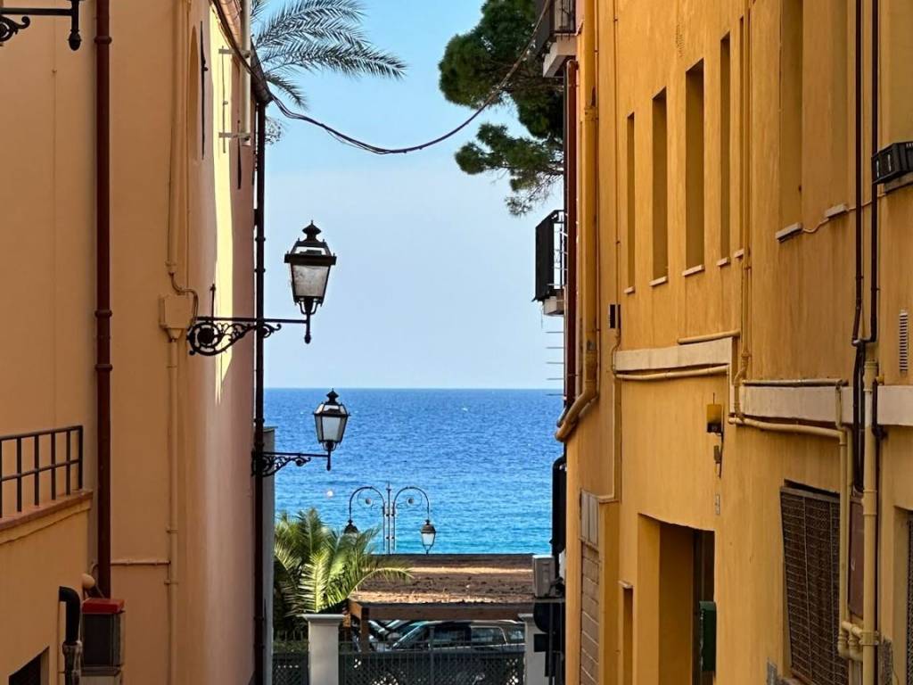 appartamento in vendita ad Alassio