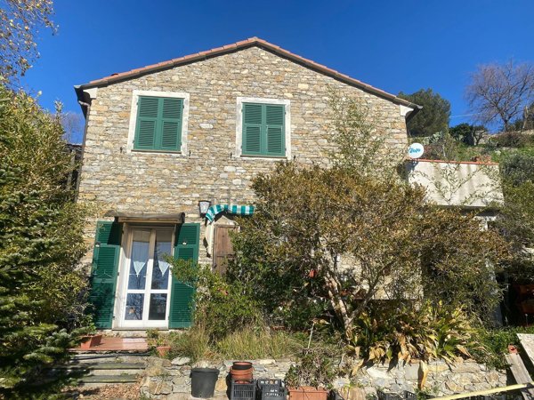 casa indipendente in vendita ad Alassio