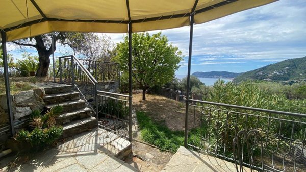 casa indipendente in vendita ad Alassio
