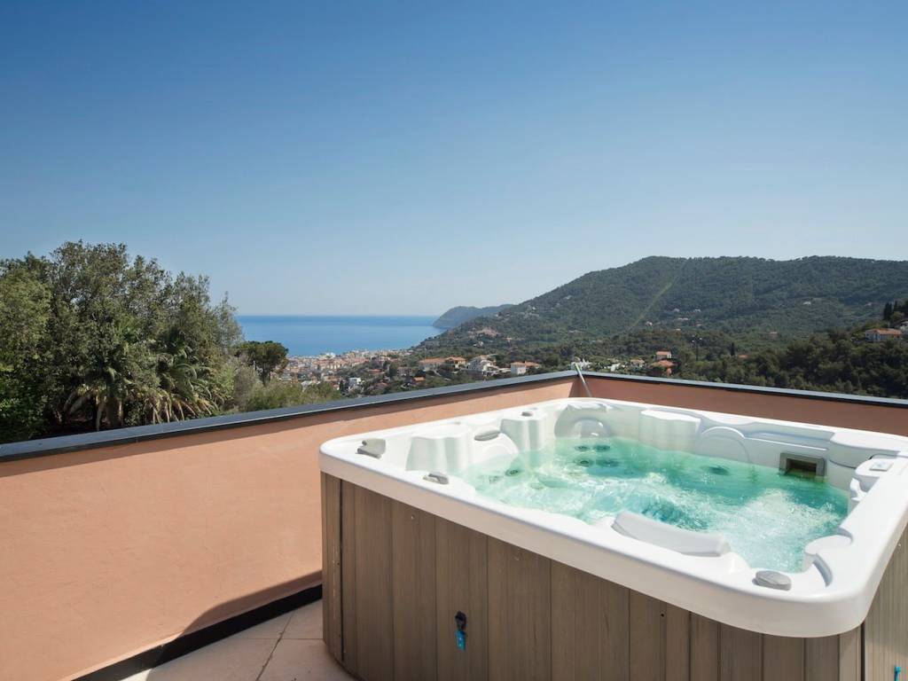 appartamento in vendita ad Alassio