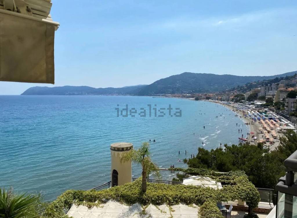 appartamento in vendita ad Alassio in zona Caso