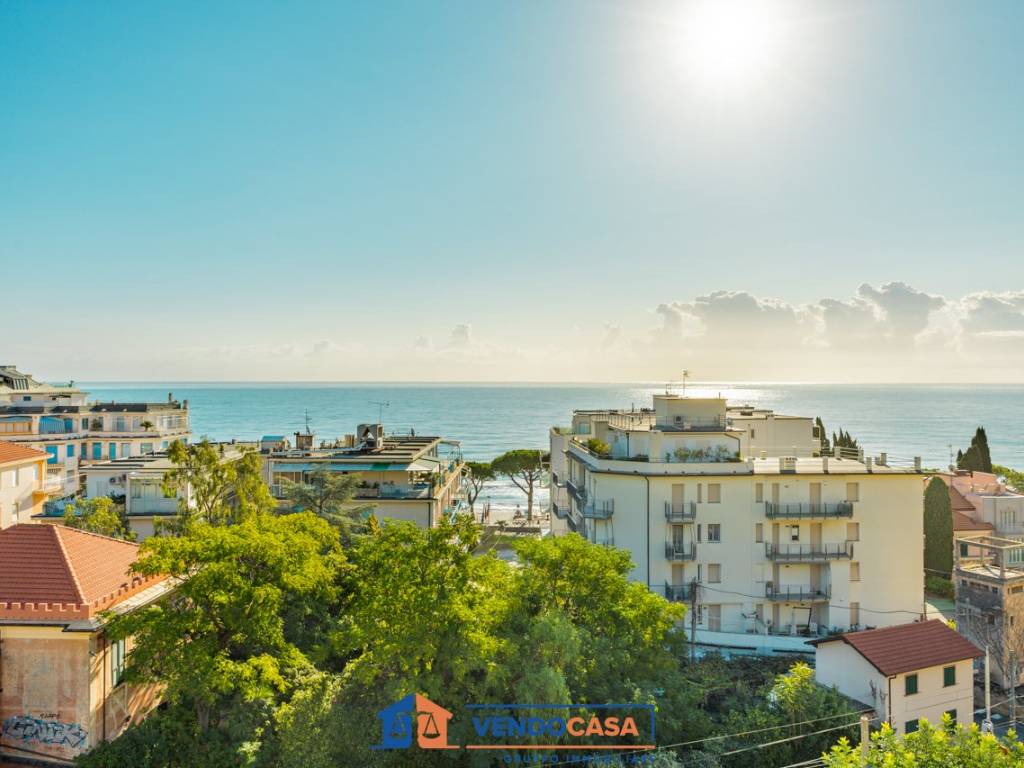 appartamento in vendita ad Alassio
