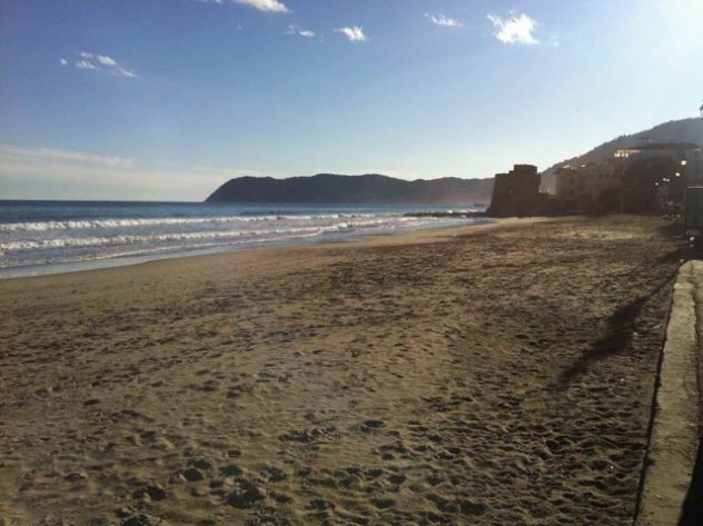 negozio in vendita ad Alassio