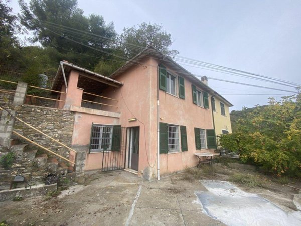 casa indipendente in vendita ad Alassio in zona Moglio