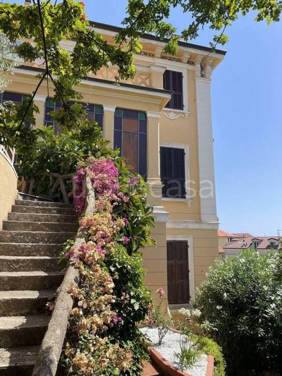 appartamento in vendita ad Alassio