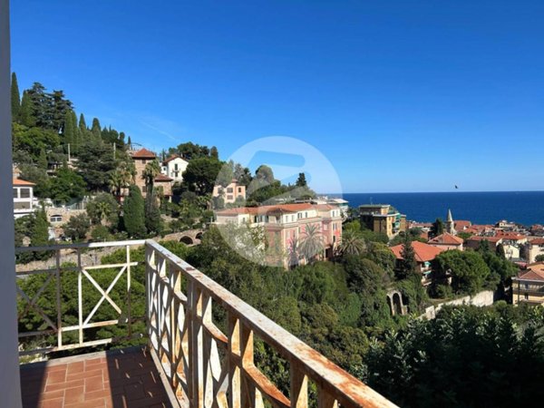 appartamento in vendita ad Alassio