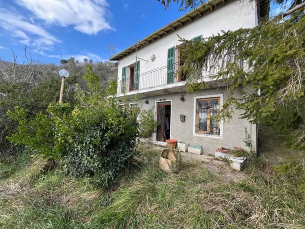 casa indipendente in vendita ad Alassio in zona Moglio