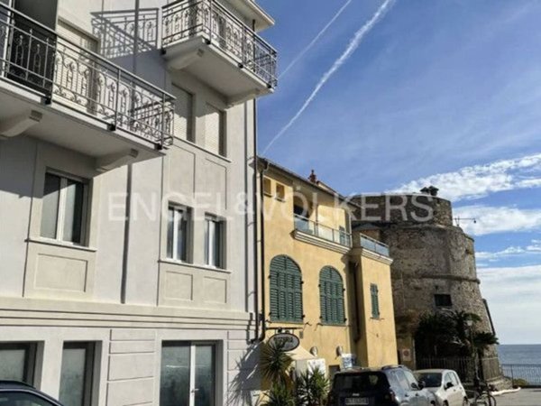 appartamento in vendita ad Alassio