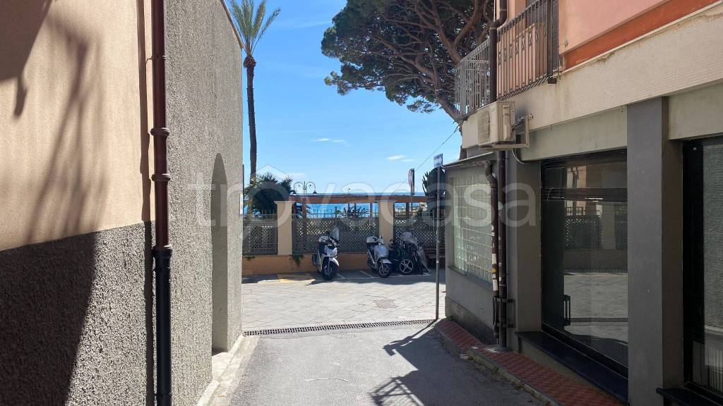 appartamento in vendita ad Alassio