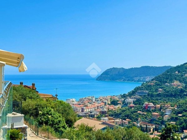 appartamento in vendita ad Alassio