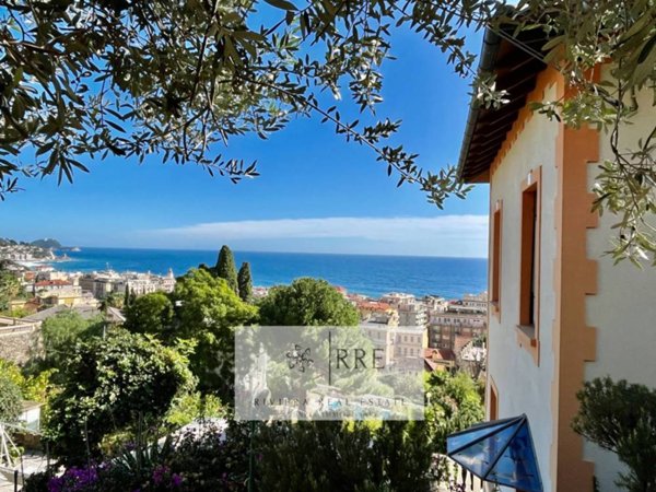 casa indipendente in vendita ad Alassio