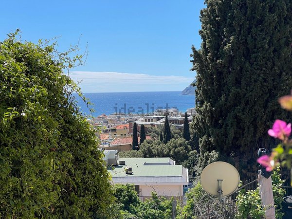 appartamento in vendita ad Alassio