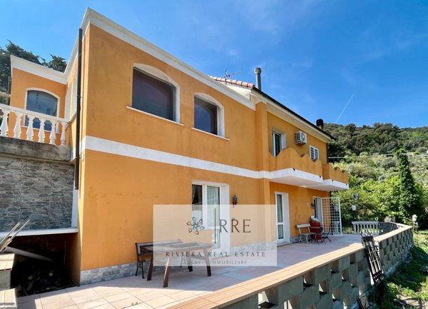casa indipendente in vendita ad Alassio