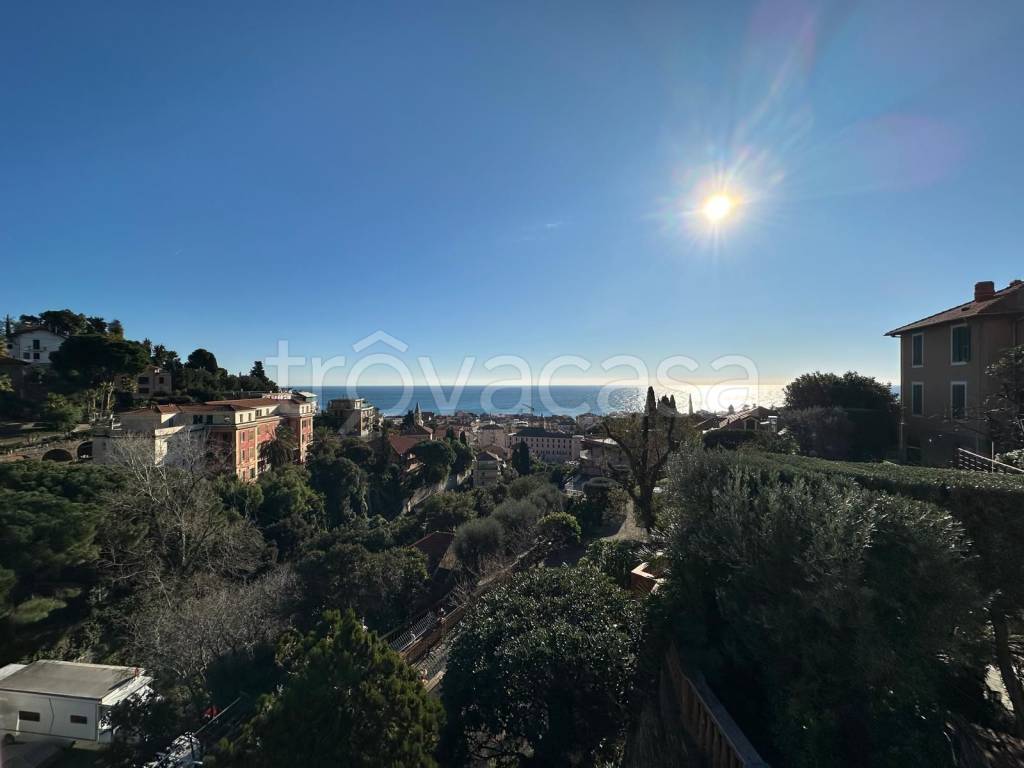 appartamento in vendita ad Alassio