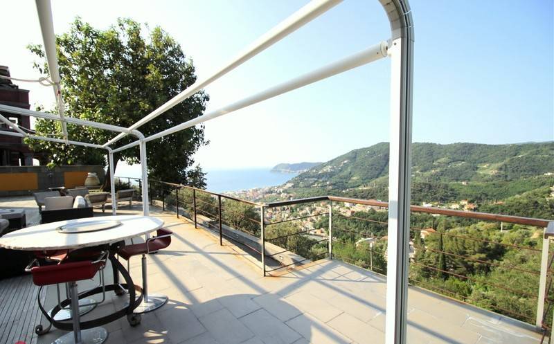 casa indipendente in vendita ad Alassio