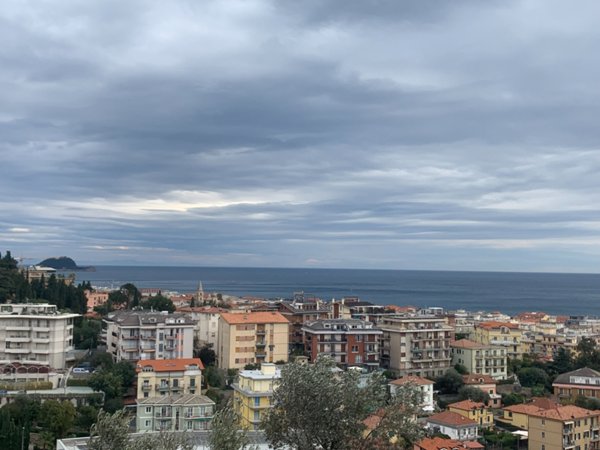 casa indipendente in vendita ad Alassio