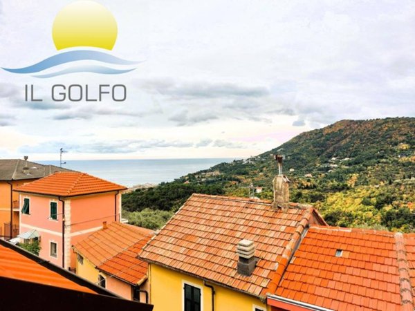 appartamento in vendita ad Alassio in zona Moglio