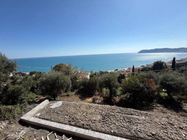 casa indipendente in vendita ad Alassio in zona Solva